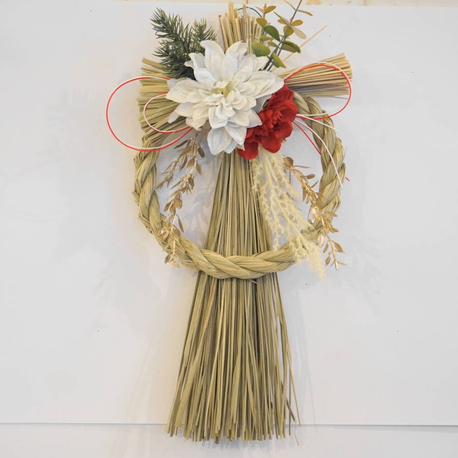 正月飾り しめ縄 おしゃれ ホワイトダリア H37cm 造花 5560 – Heartful